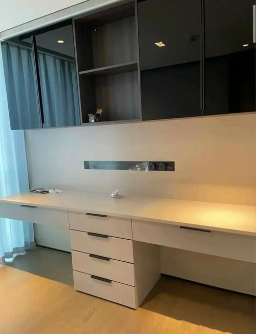 新房装修定制书桌,美观大方又实用